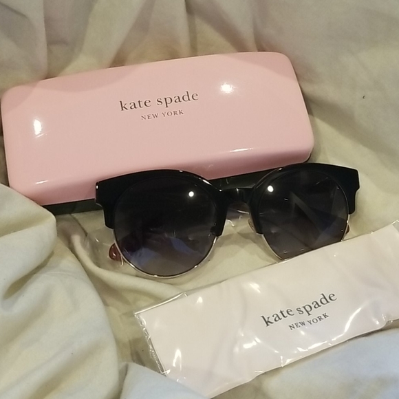 🆕️Kate Spade Sunglasses - Picture 3 of 8
